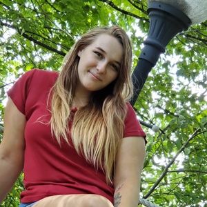 Meet your Posher, Alexis